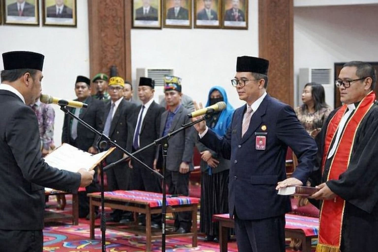 Bupati Kubar, Frederick Edwin