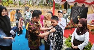Seragam Gratis