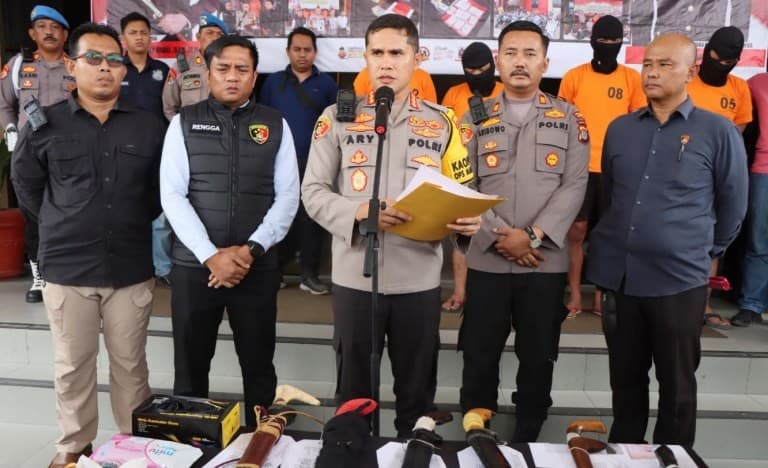 c-238820251125175856165