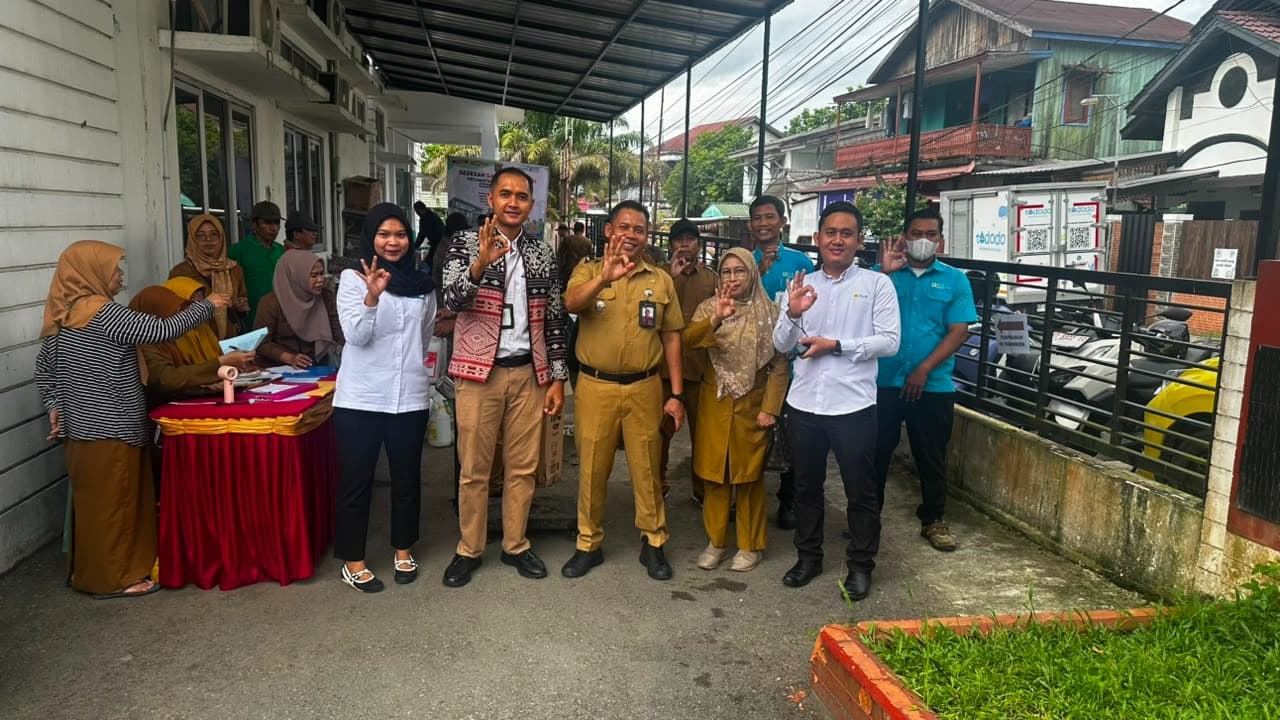 program sosial PLN