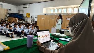 Edukasi dan Skrining Kesehatan Mata di SMP 2 Sangatta Utara