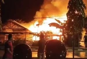 Kebakaran di APT Pranoto Sangatta Utara Kutim, Minggu 31 Mei 2026 malam